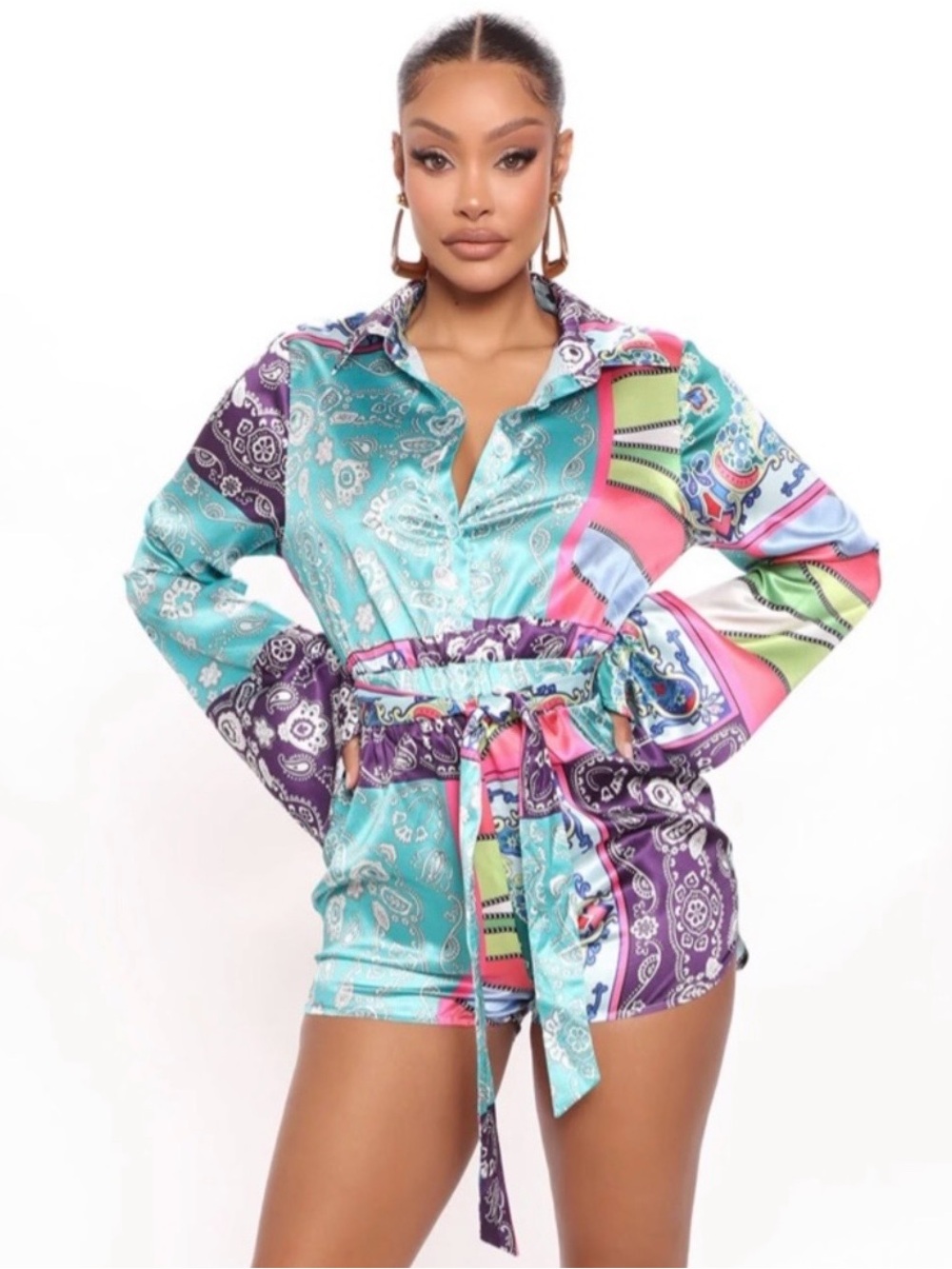 🩷 NEW 🩷 Pretty In Paisley Satin Romper Size M 🩷